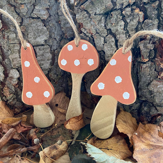 Autumn Spice Rustic Wooden Toadstool Décor